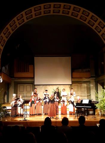 Rīgas lībiešu dziesmu ansamblis LĪVLIST